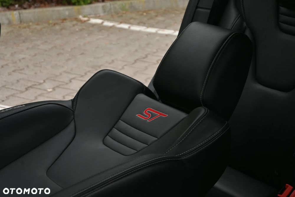Ford Focus 2.0 TDCi ST-2 PowerShift - 29