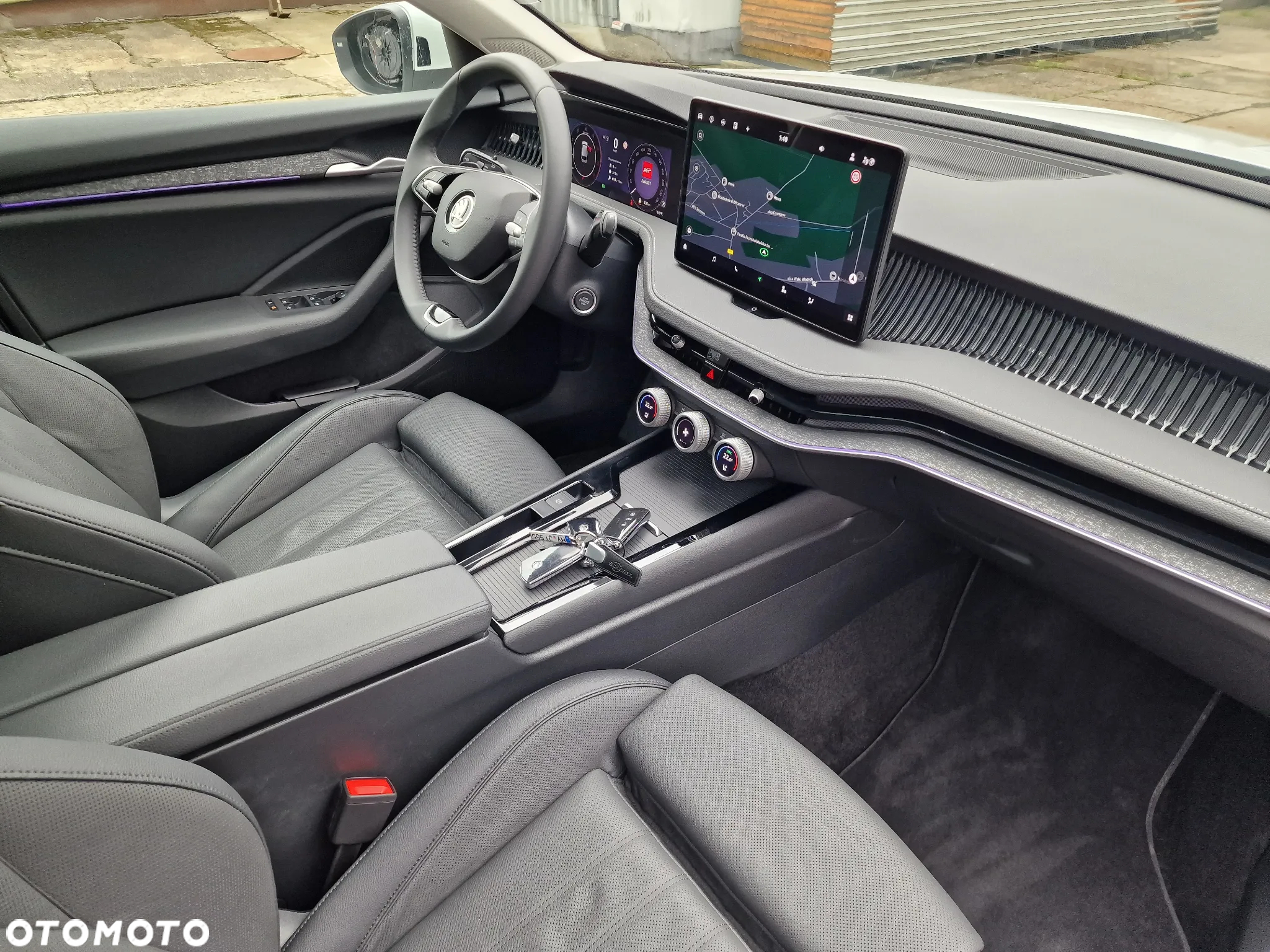 Skoda Superb 2.0 TDI DSG Premium Edition - 27