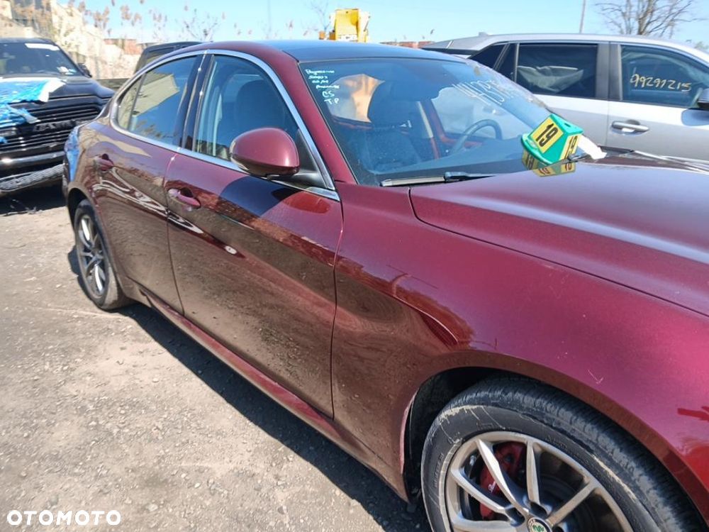 Alfa Romeo Giulia - 19
