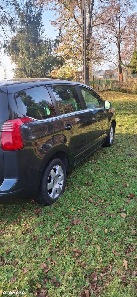 Peugeot 5008 - 5