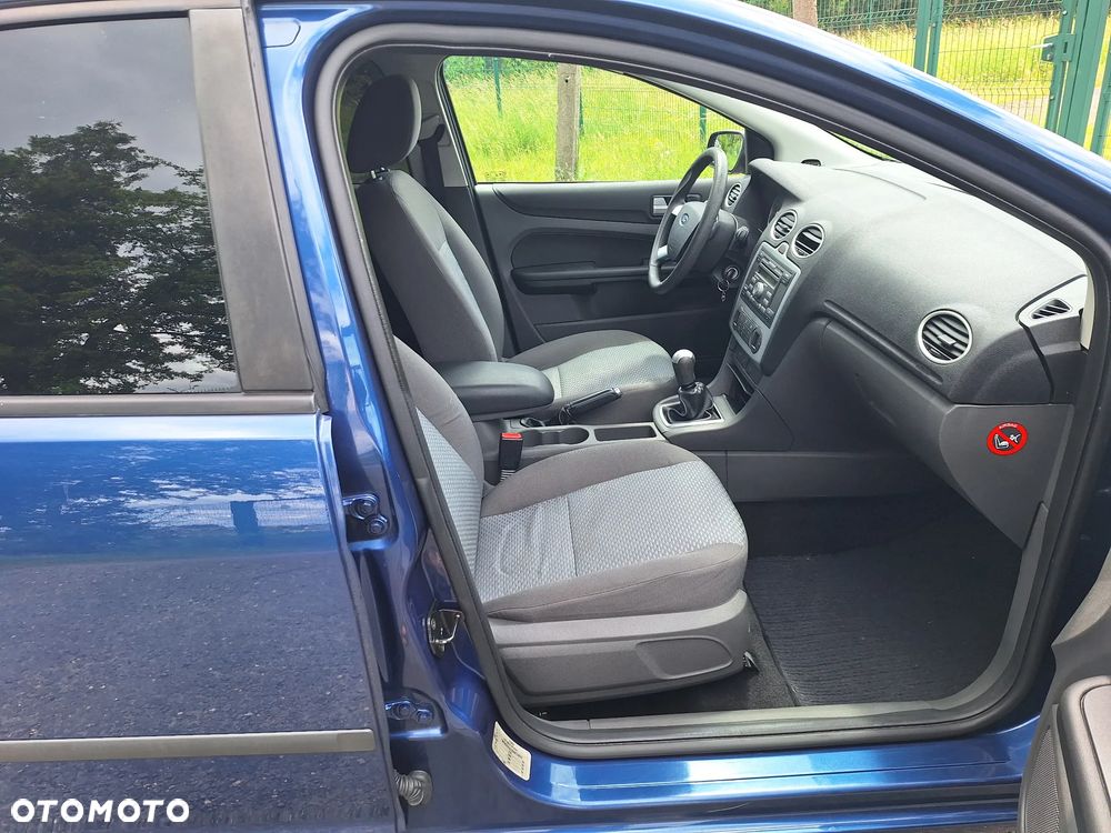 Ford Focus 1.8 FF Ghia - 13