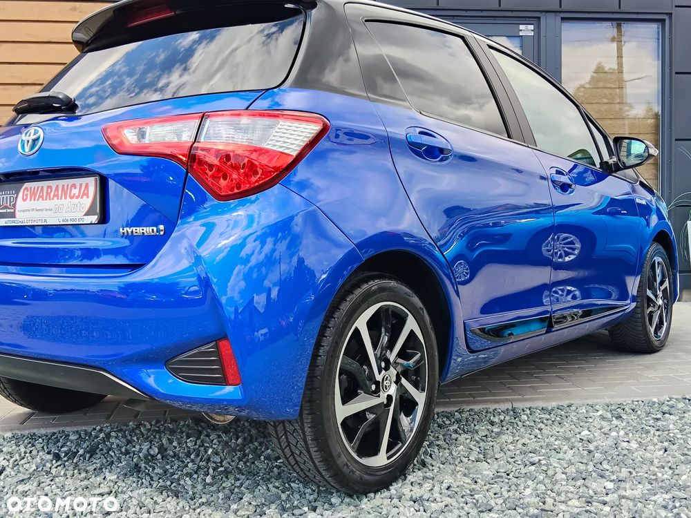 Toyota Yaris Hybrid 100 Premium - 36