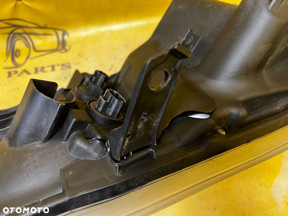 LAMPA REFLEKTOR PRZÓD PRZEDNIA LEWY LEWA TOYOTA HILUX VIII 2020 - 10