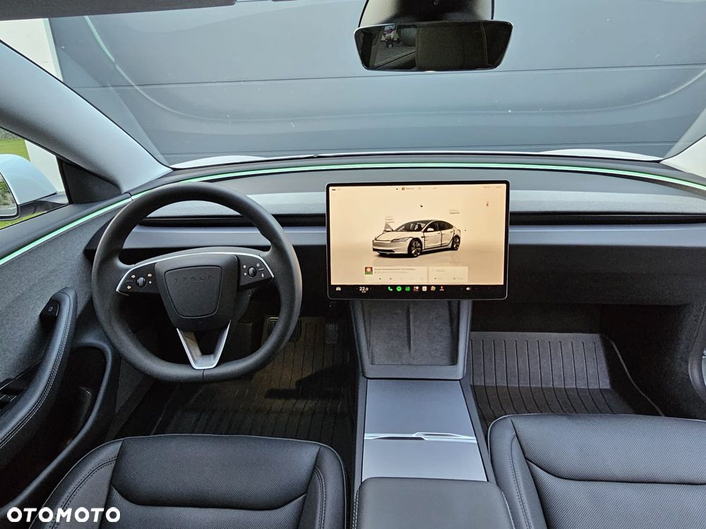 Tesla Model 3 - 21
