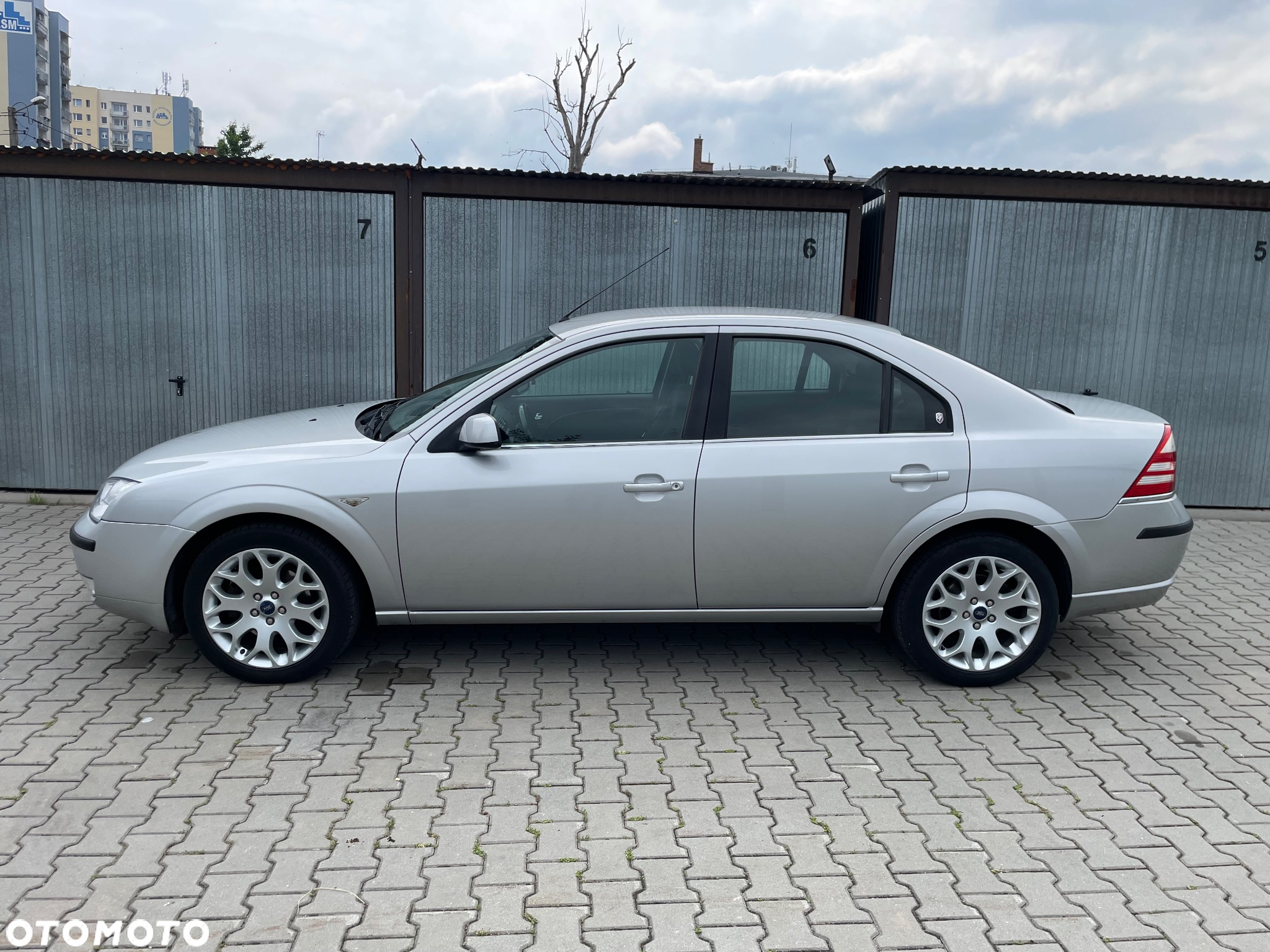 Ford Mondeo 1.8 Ghia - 4