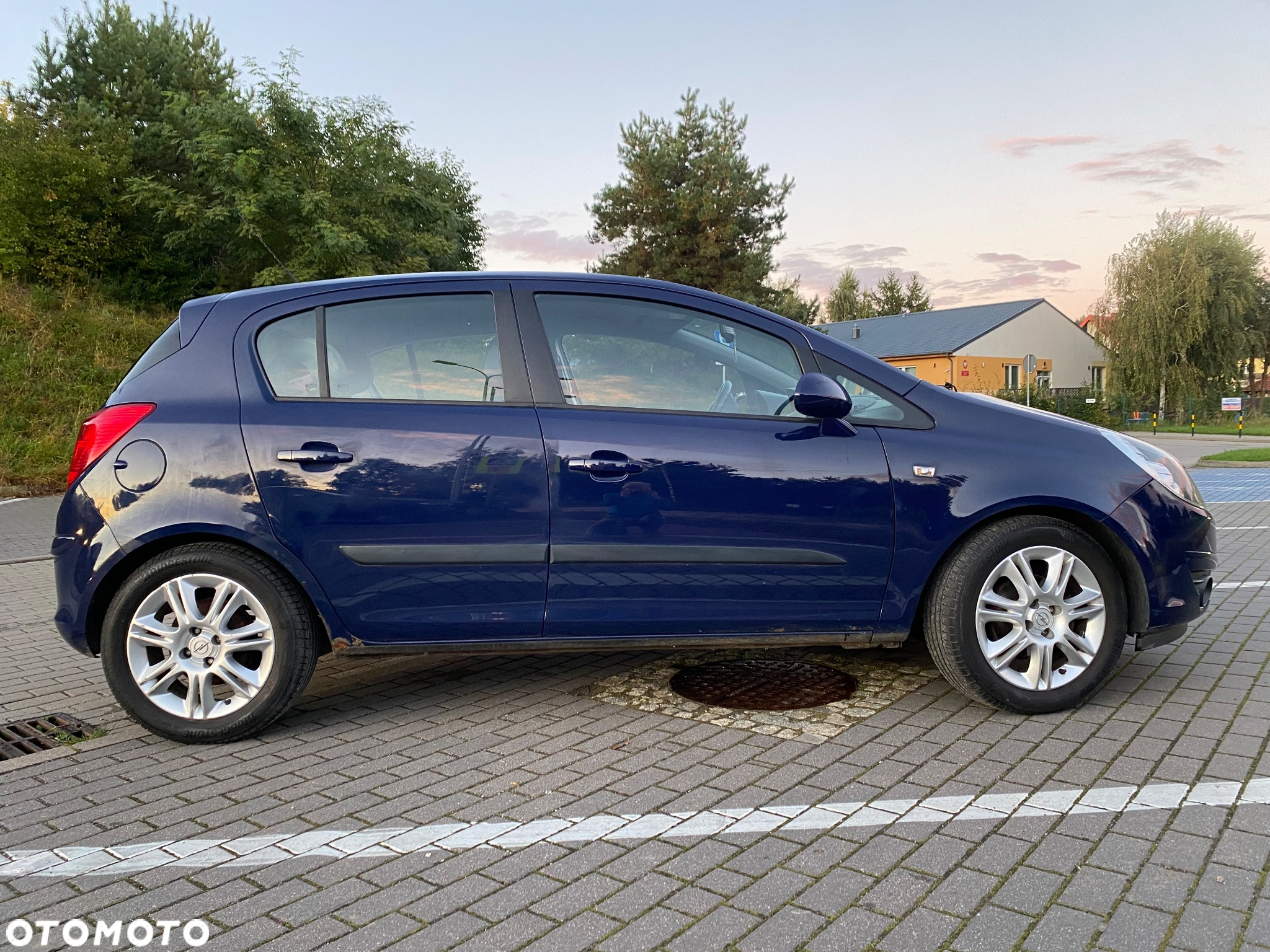 Opel Corsa 1.2 16V Cosmo - 2