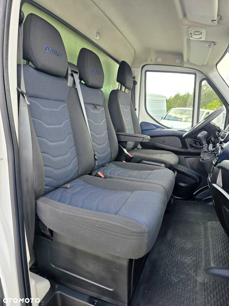 Iveco IVECO 35S18 3.0 HPI 180 KONNA KONTENER 4.2 M KLIMA HIMATIC 8 BIEGÓW WEBASTO DO 3.5 T - 18