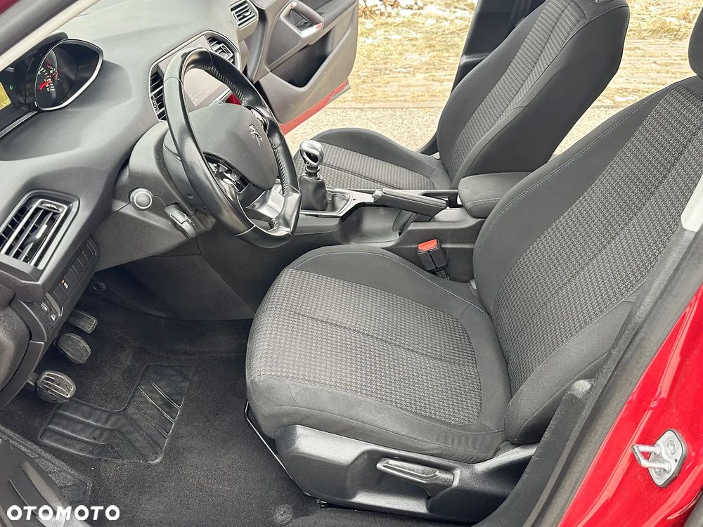 Peugeot 308 1.2 PureTech Business Line S&S - 7