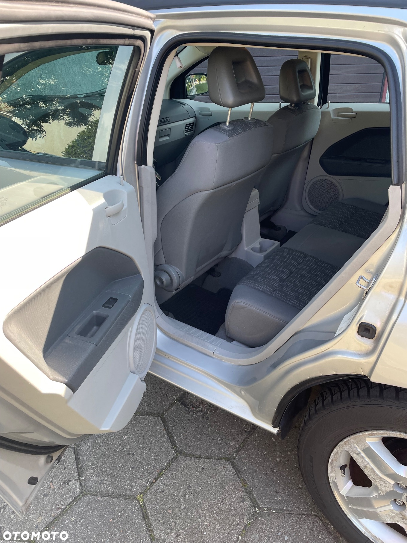 Dodge Caliber - 11