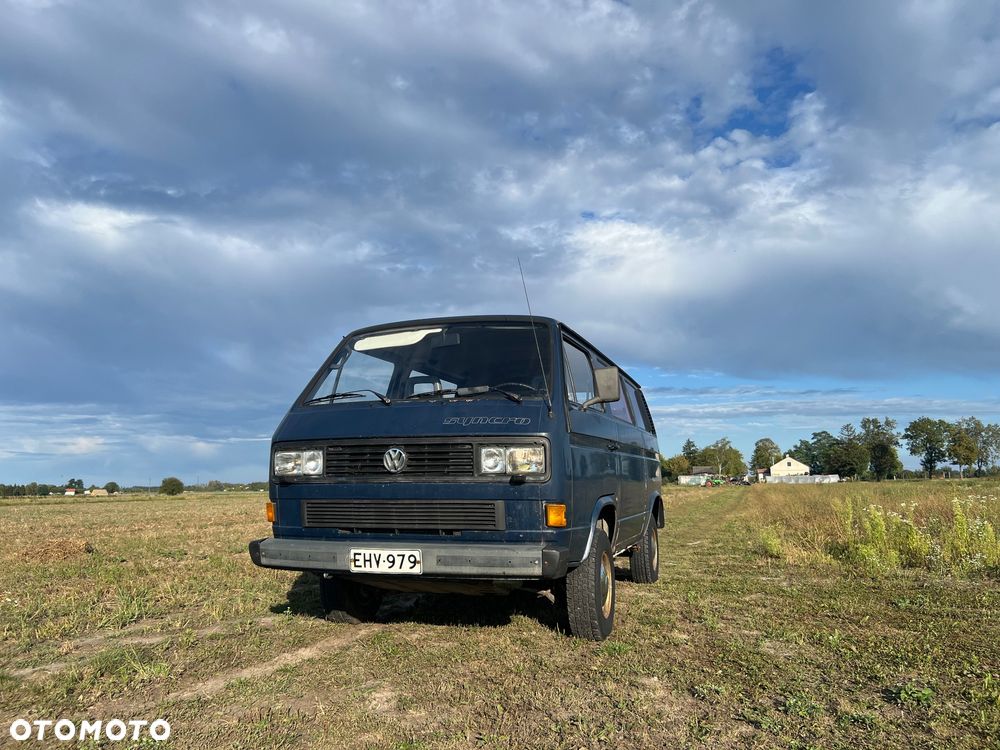 Volkswagen Caravelle - 9