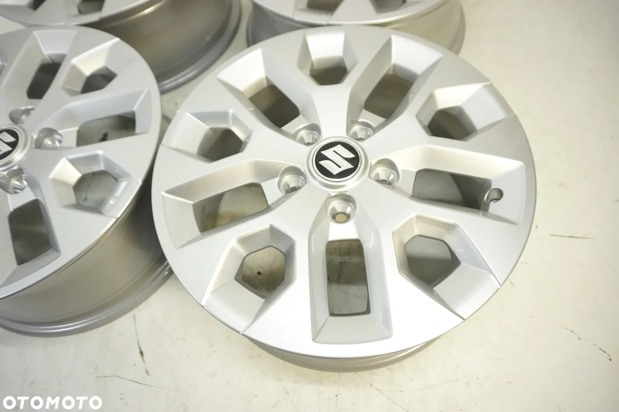 FELGI ALUMINIOWE 16 SUZUKI SX4 S CROSS C CROSS VITARA KIZASHI GRAND VITARA SWIFT ET50  5X114,3 - 6