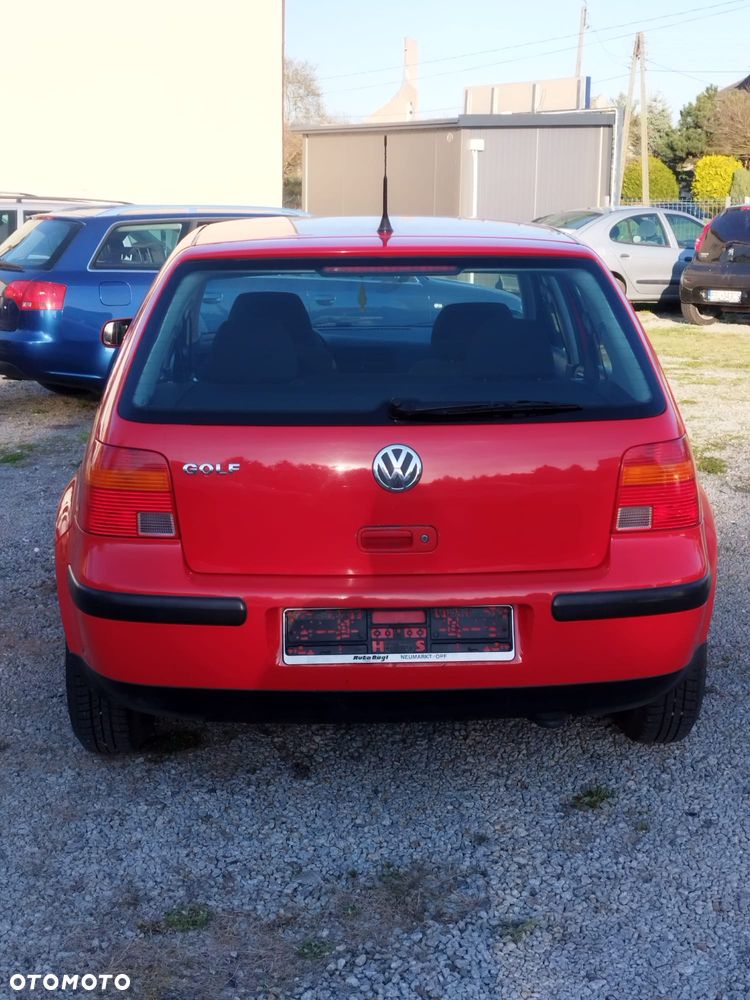 Volkswagen Golf - 4