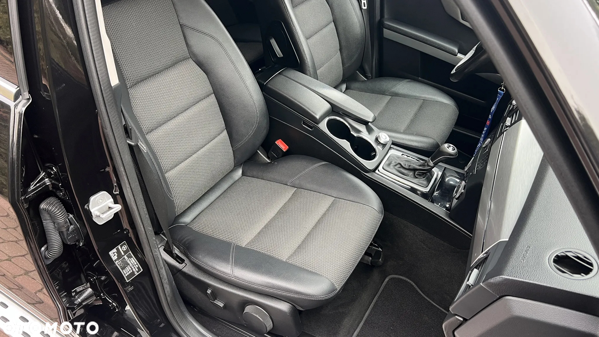 Mercedes-Benz GLK 350 CDI DPF 4Matic 7G-TRONIC Edition 1 - 25