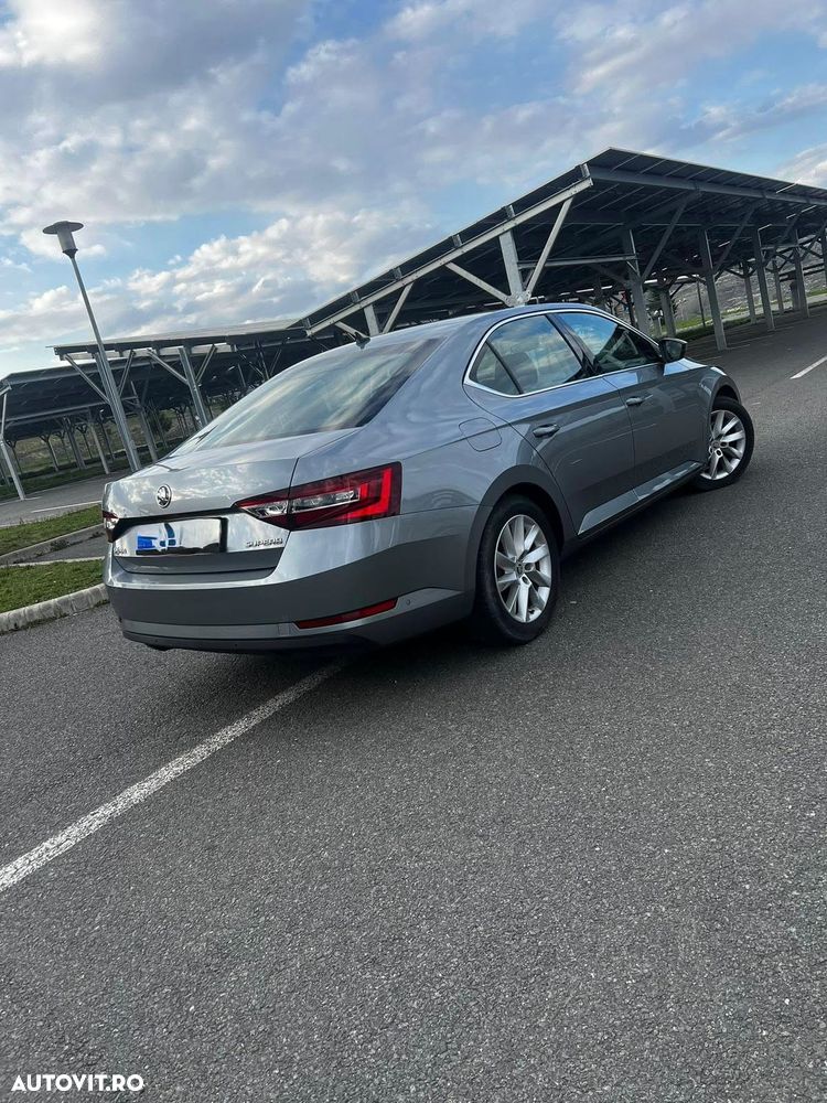 Skoda Superb 2.0 TDI DSG Style - 5