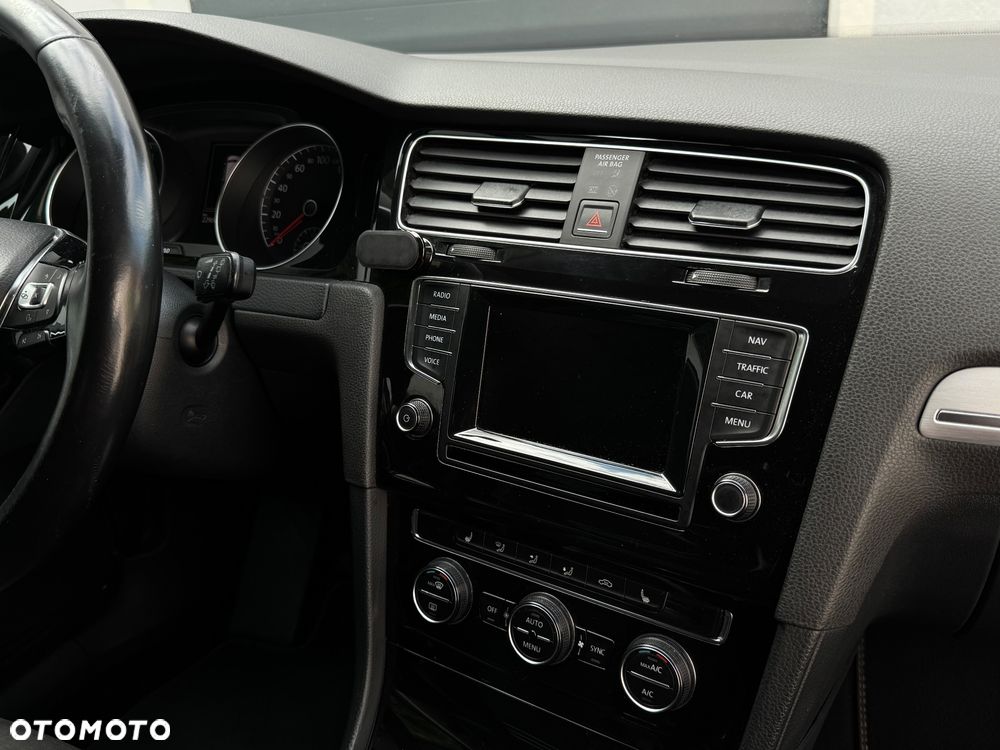Volkswagen Golf 2.0 BlueTDI Cup - 29