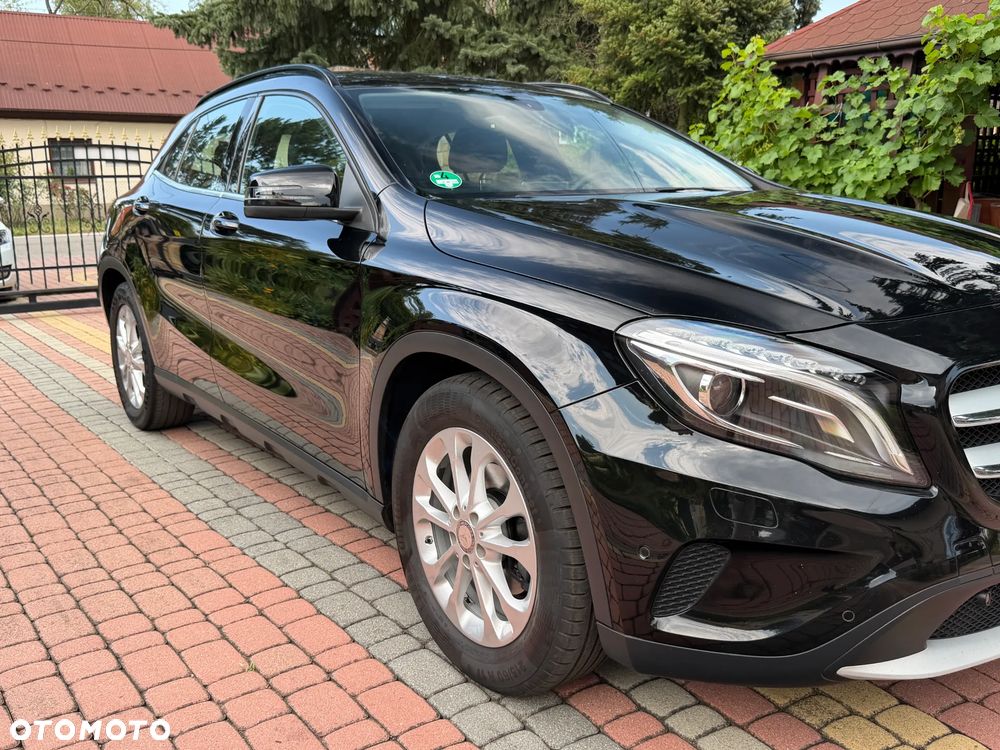 Mercedes-Benz GLA 200 Urban - 4
