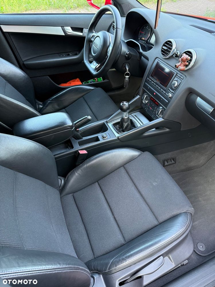Audi A3 Sportback 2.0 TDI DPF quattro S line Sportpaket plus - 25