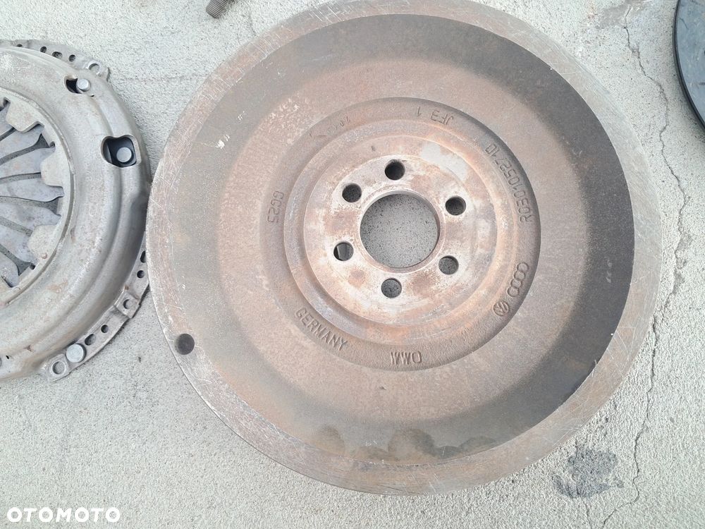 Sprzęgła Sztywne Docisk Koło Zamachowe Audi VW Seat Skoda 030105271D - 9