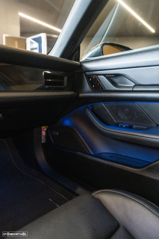 Porsche Taycan 4 - 18