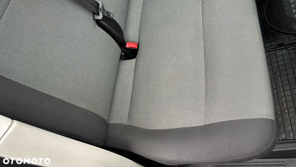 Volkswagen Transporter Kombi L1H1 DSG - 25