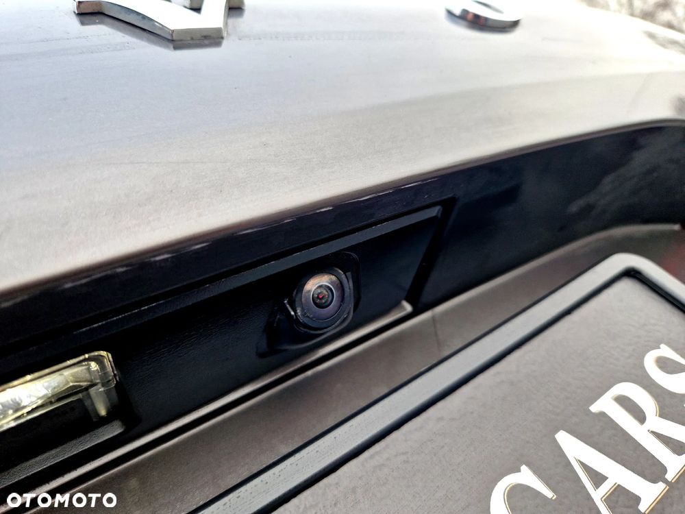 Volvo XC 60 B4 D Plus Dark - 22