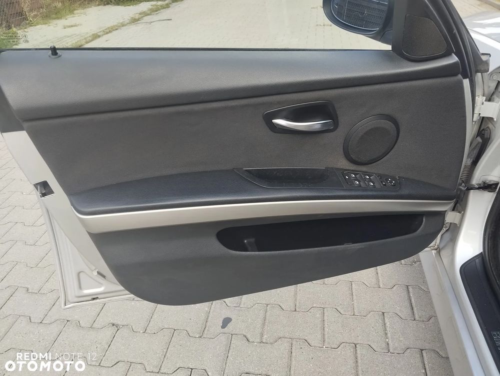 BMW Seria 3 ver-320i - 32