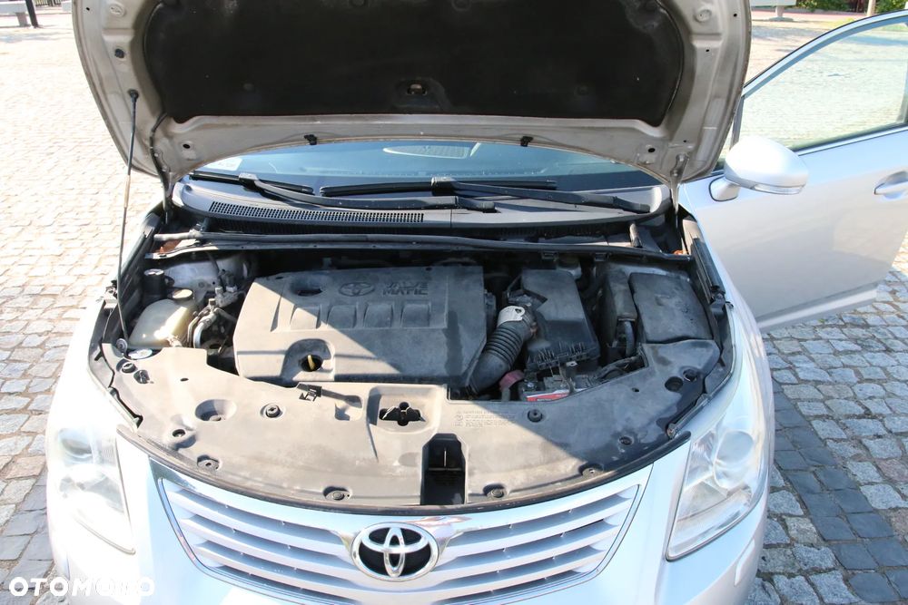 Toyota Avensis 1.8 Sol - 34