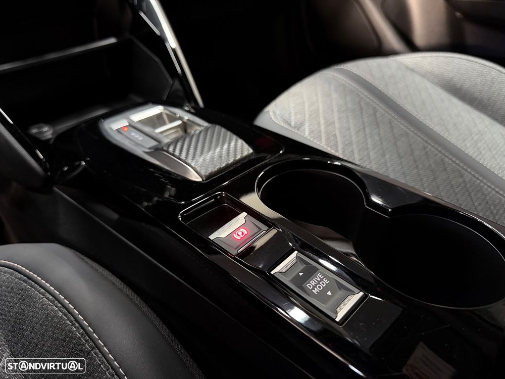 Peugeot 2008 Hybrid 145 e-DSC Allure - 29