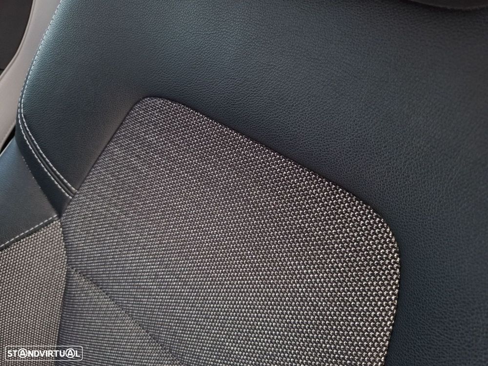 Renault Captur 1.6 E-Tech Plug-In Intens - 24