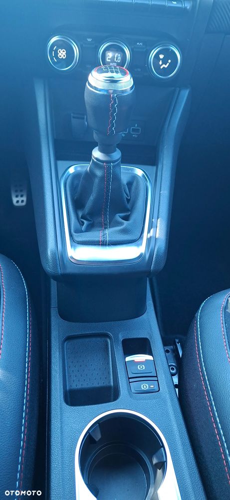 Renault Captur TCe 140 GPF R.S LINE - 27