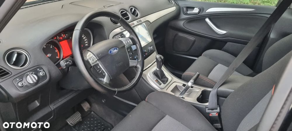 Ford S-Max 2.0 TDCi DPF Champions Edition - 9
