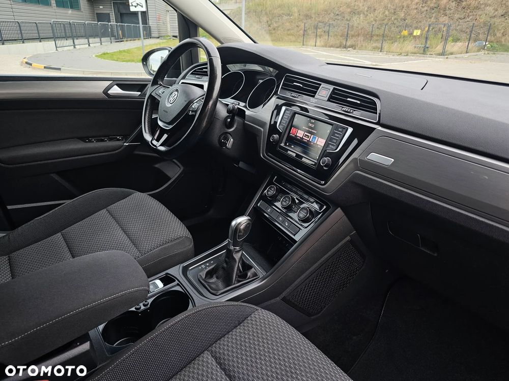 Volkswagen Touran 2.0 TDI SCR DSG Highline - 19