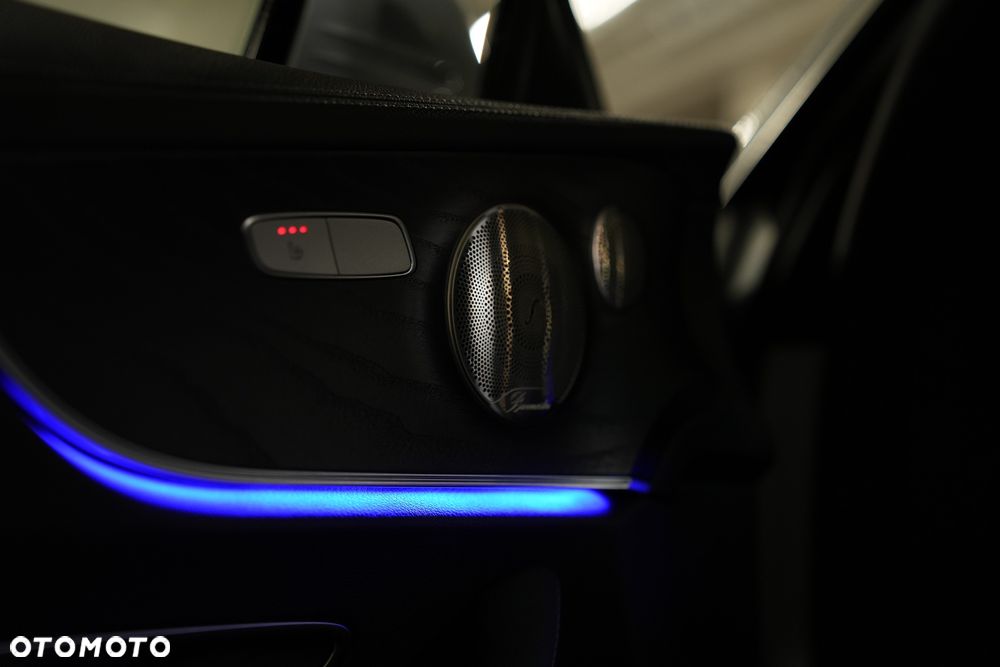 Mercedes-Benz Klasa E 200 9G-TRONIC - 9