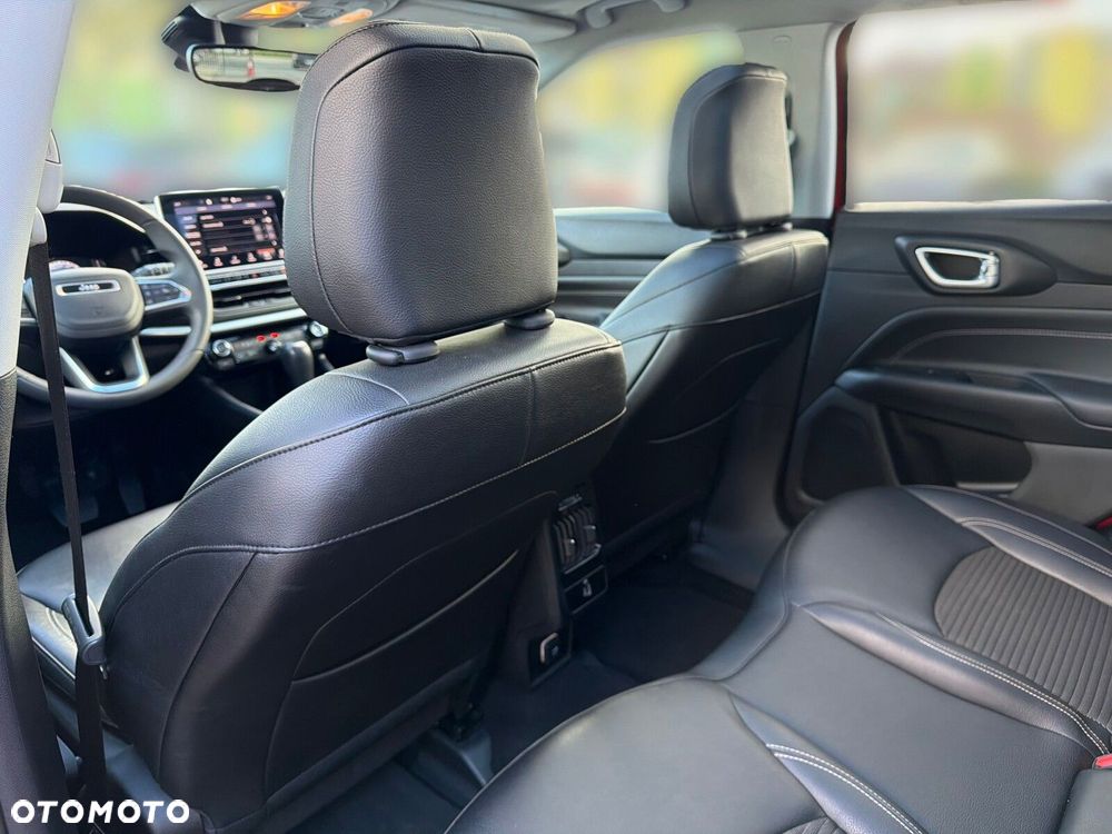 Jeep Compass - 32