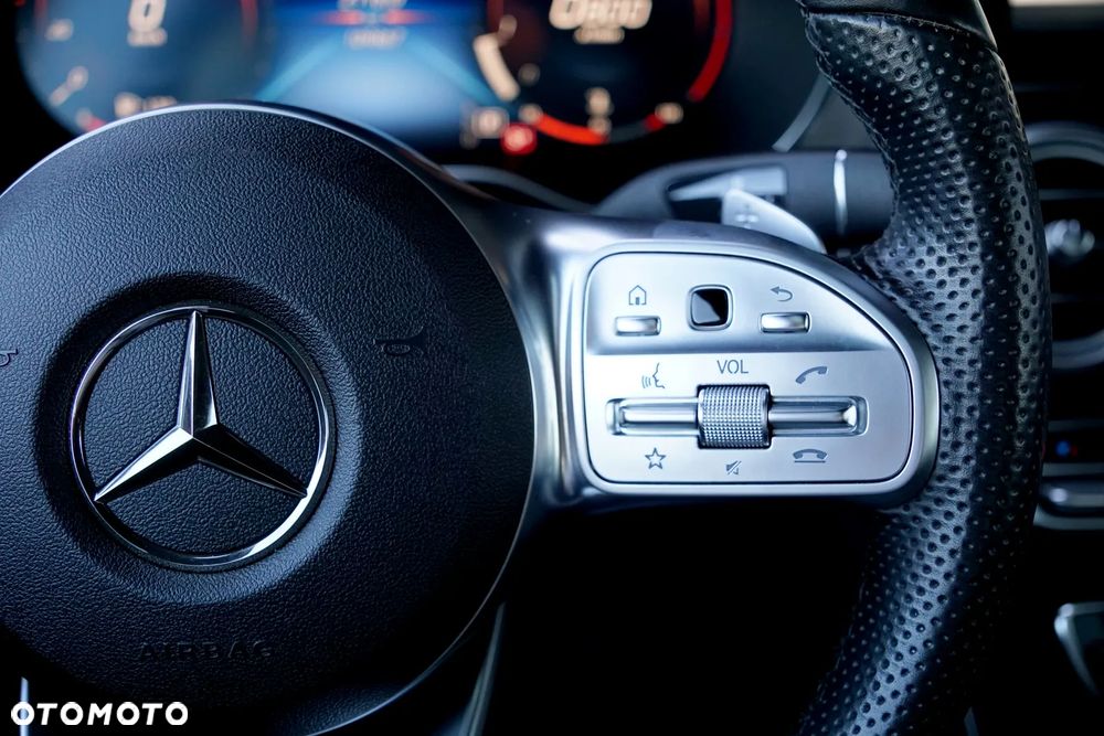 Mercedes-Benz Klasa C 300 9G-TRONIC - 30