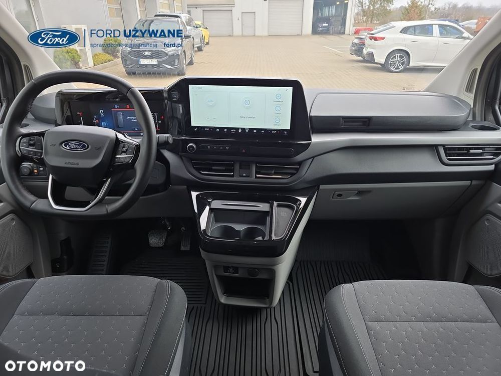 Ford Tourneo Custom - 17
