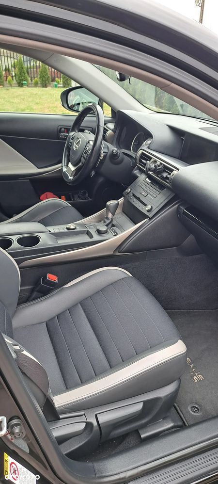 Lexus IS 200t Elegance - 6