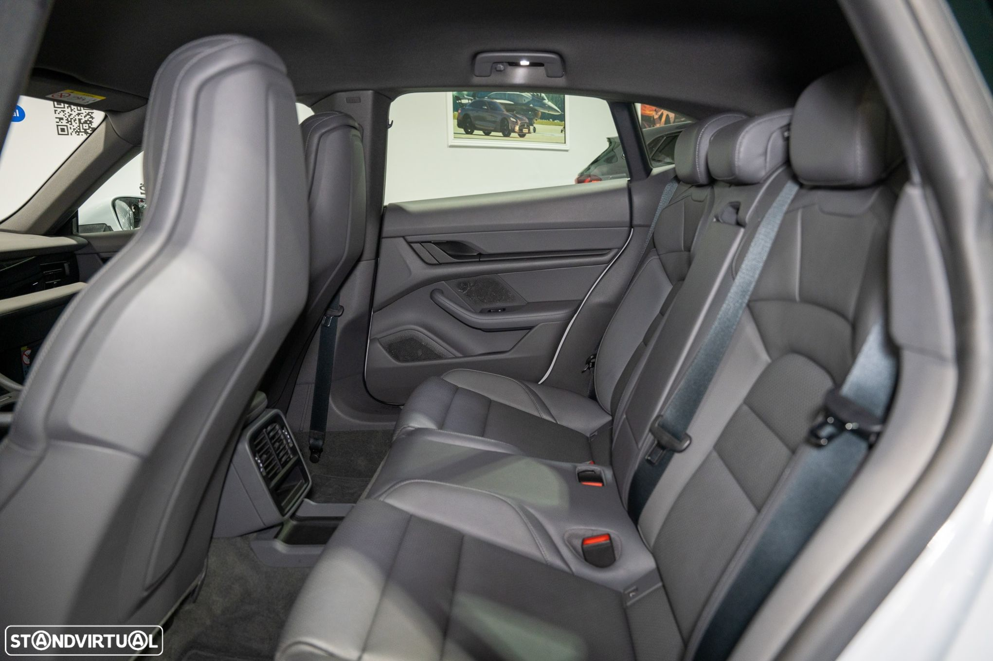 Porsche Taycan Cross Turismo 4S - 43
