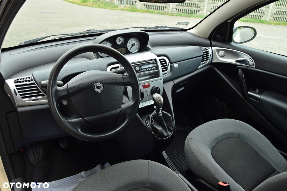 Lancia Ypsilon - 6