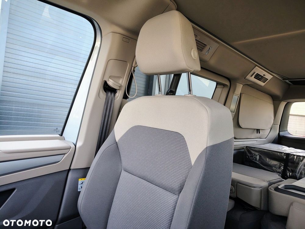 Volkswagen california Nowa California Beach silnik: 2,0 l TDI SCR 150 KM / skrzynia biegów: 7-biegowa DSG rozstaw osi: 3124 mm - 18