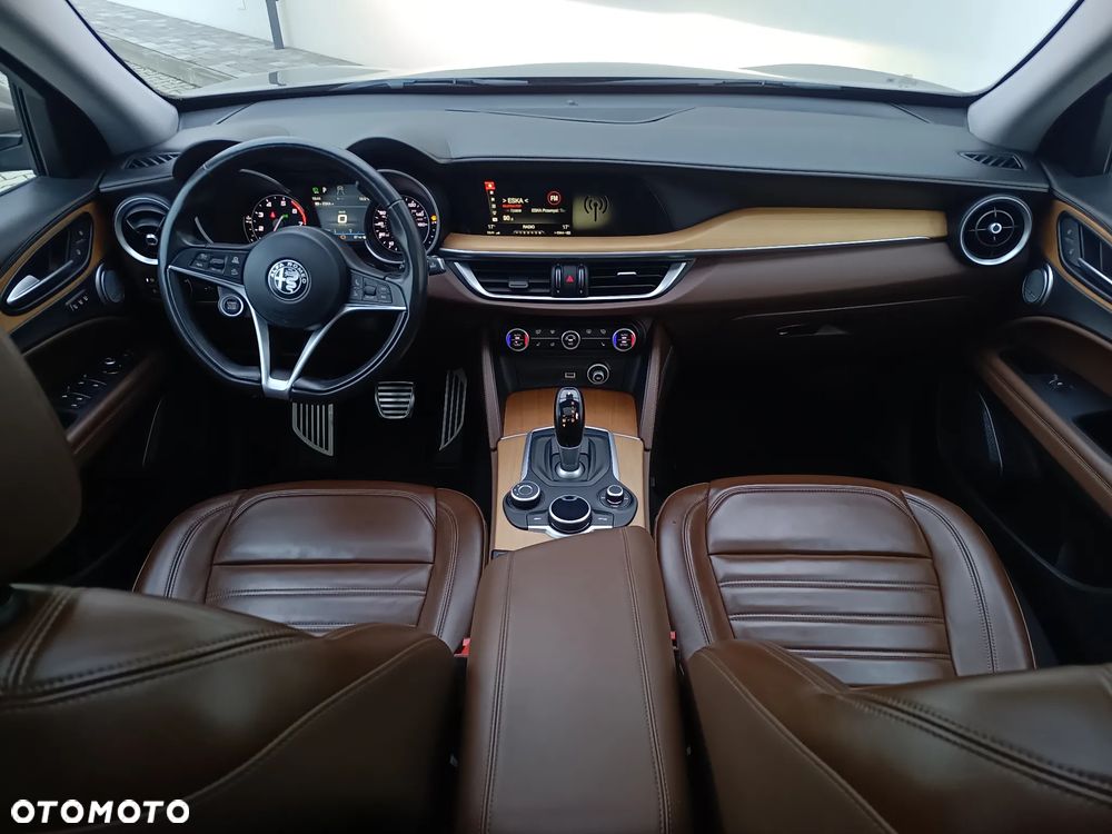 Alfa Romeo Stelvio 2.0 Turbo 16V AT8-Q4 Lusso Ti - 8