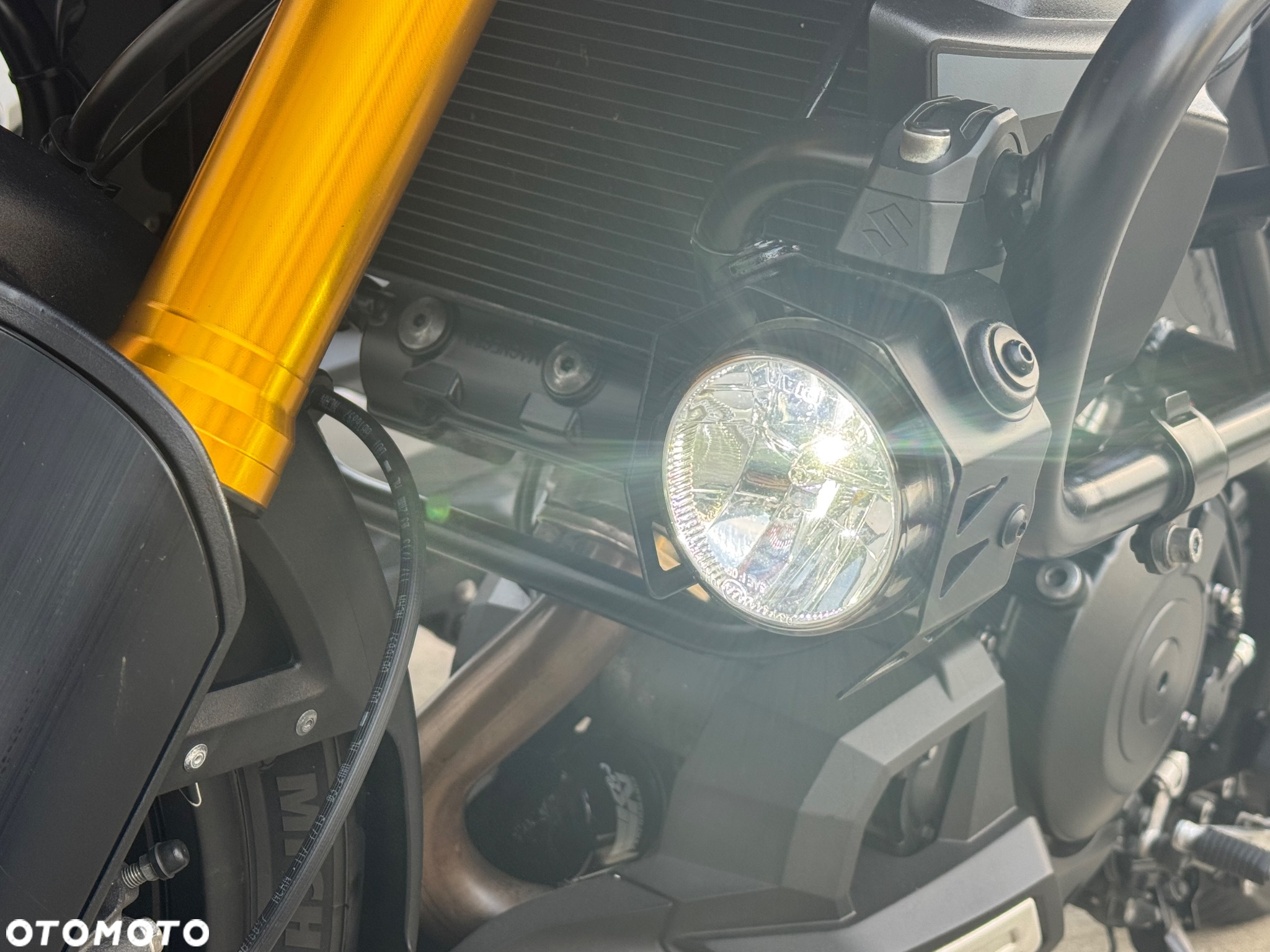 Suzuki V-STROM - 40