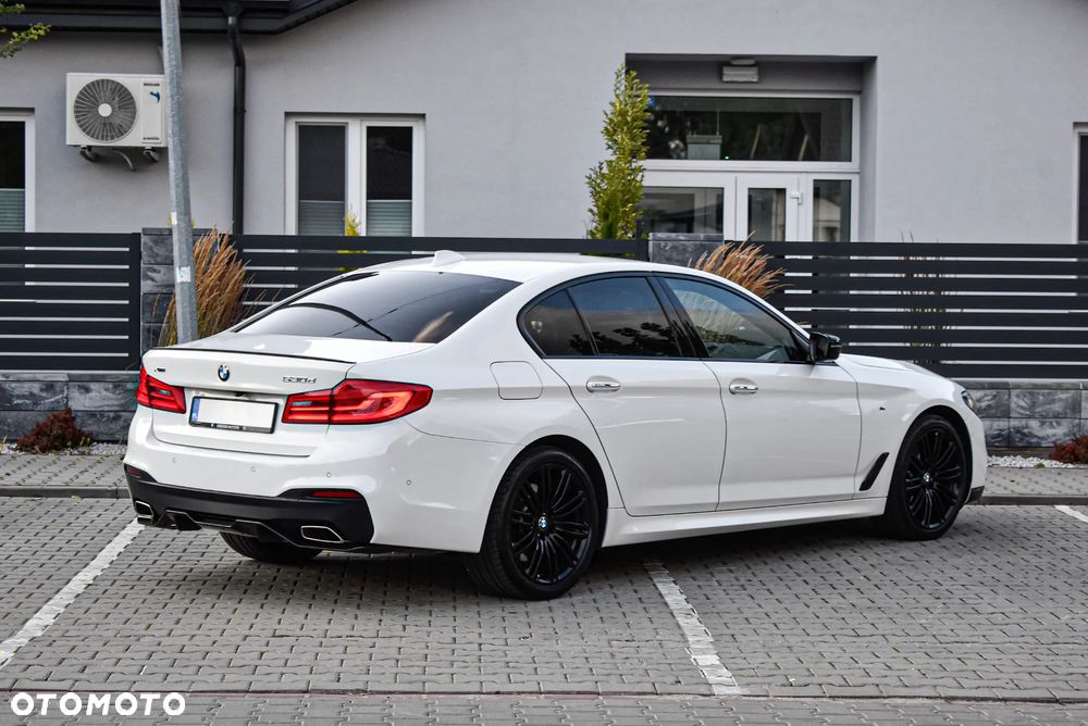 BMW Seria 5 530d Sport Line - 28