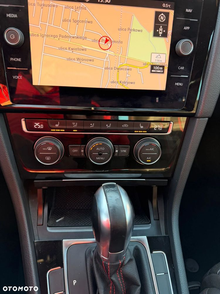 Volkswagen Golf - 20