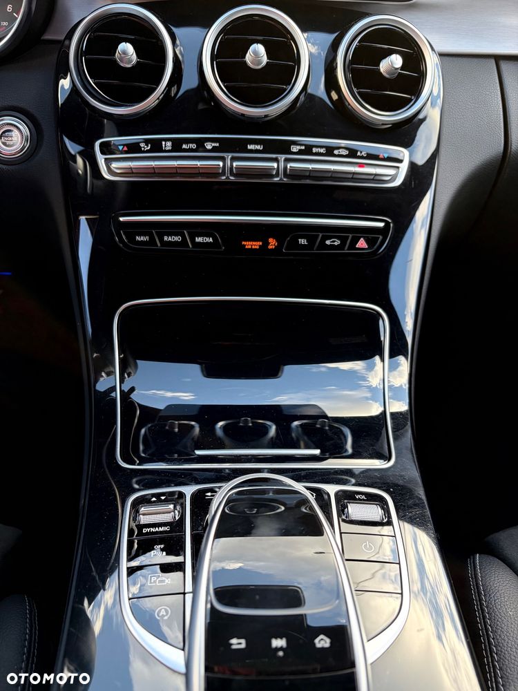 Mercedes-Benz Klasa C 220 d 4MATIC 9G-TRONIC - 20