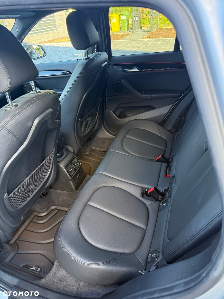 BMW X1 xDrive25i GPF xLine - 24