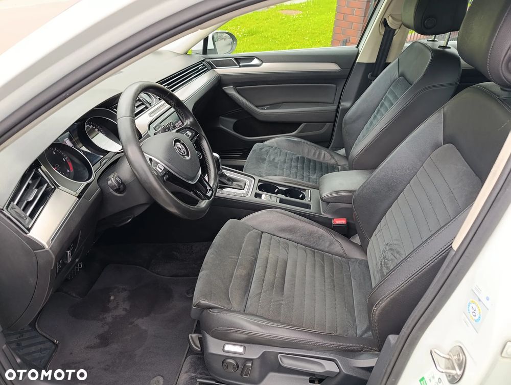 Volkswagen Passat 2.0 TDI SCR 4Motion DSG Elegance - 14