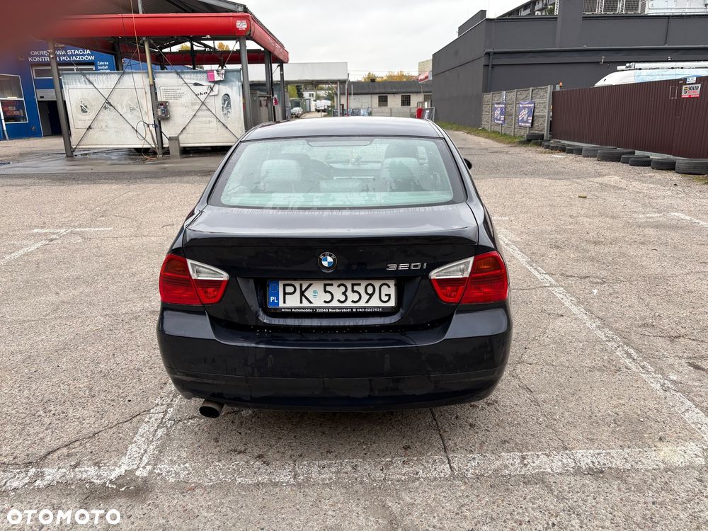 BMW Seria 3 320i - 5