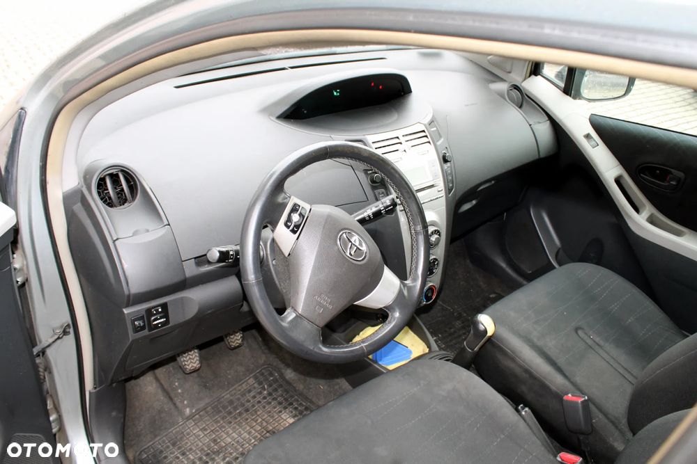Toyota Yaris 1.0 Luna A/C - 10