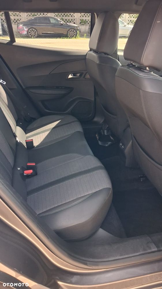 Peugeot 2008 PureTech 130 EAT8 Active Pack - 10